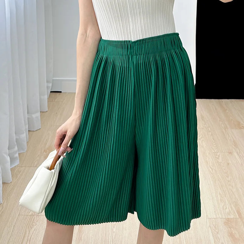 Miyake pleated casual mid-pants women 2023 new summer solid color loose large size drape high waist five-point shorts sweatpants