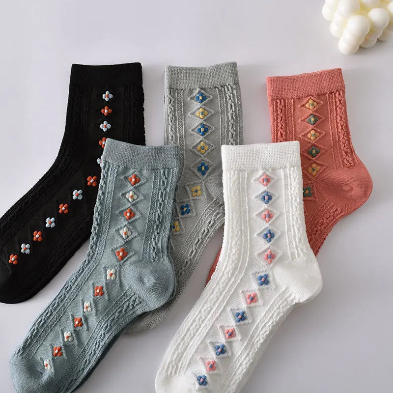 5 Pairs/ Lot Dreamlikelin Woman Socks Harajuku Retro Embroidery Spring 3D Knitting Flowers Embossed Print Lolita Christmas Gift