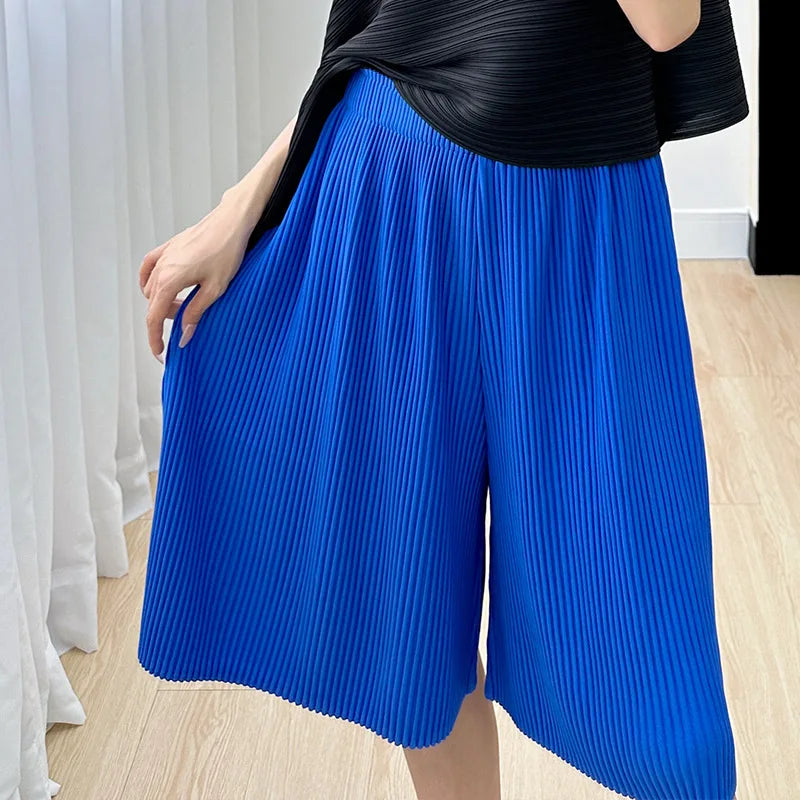 Miyake pleated casual mid-pants women 2023 new summer solid color loose large size drape high waist five-point shorts sweatpants