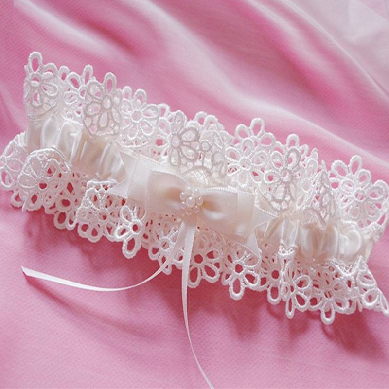 Lovely Romantic Floral Lace Wedding Garter Color : white 